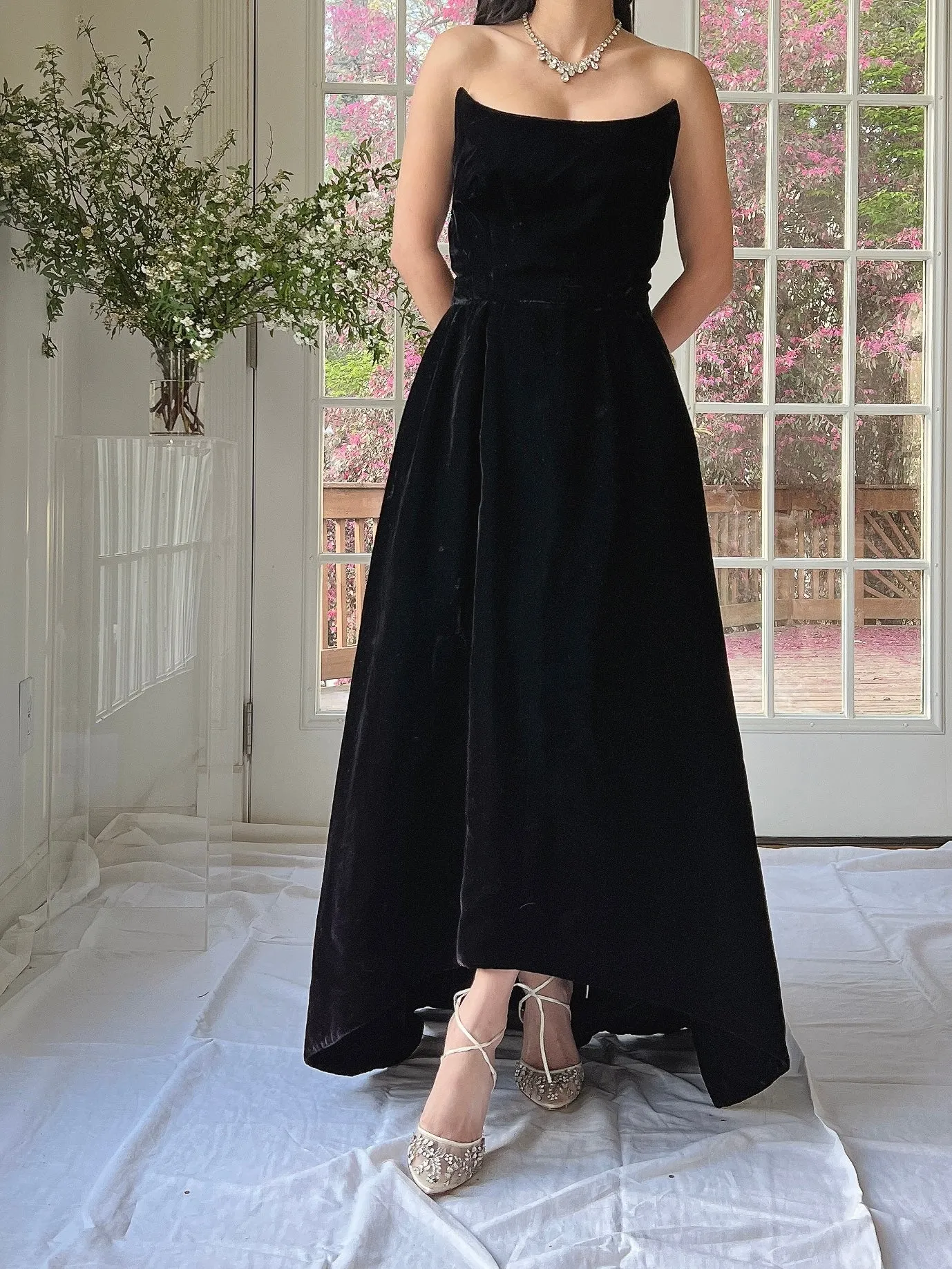 1960s Pauline Trigere Darted Scoop Neck Velvet Gown - XS/S