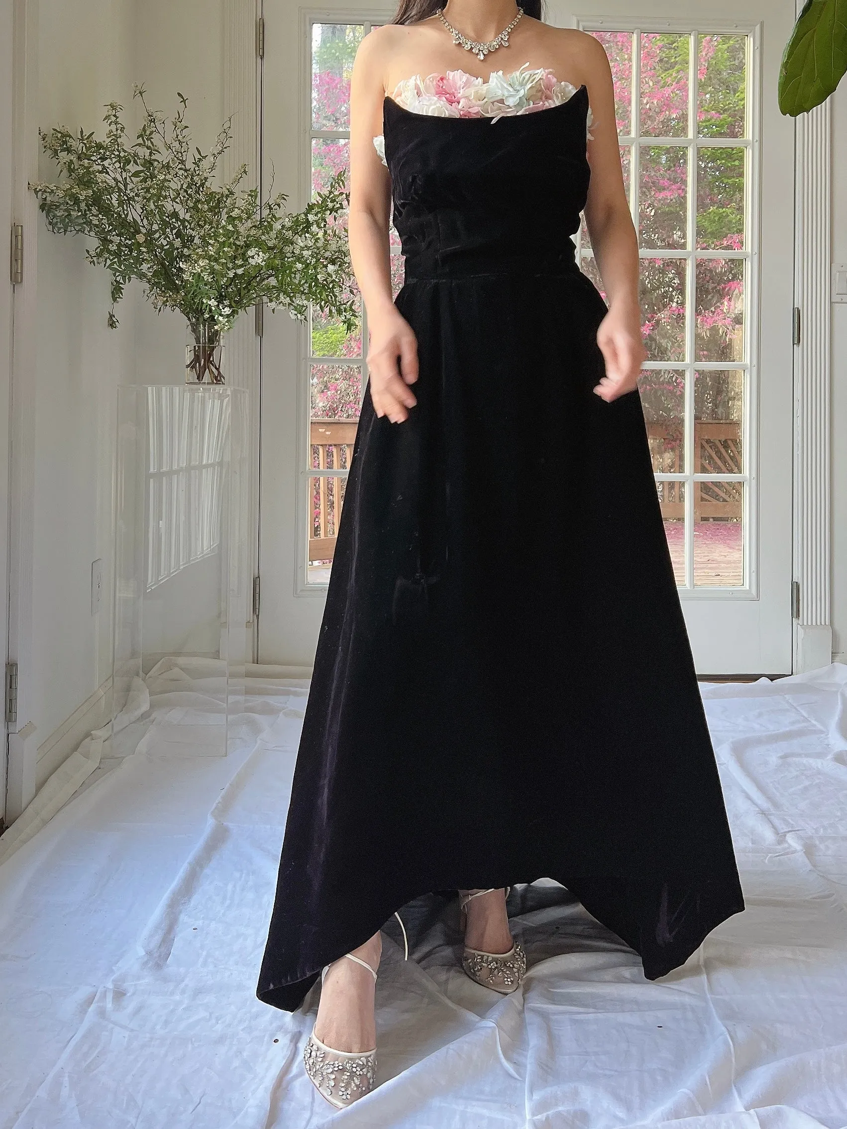 1960s Pauline Trigere Darted Scoop Neck Velvet Gown - XS/S