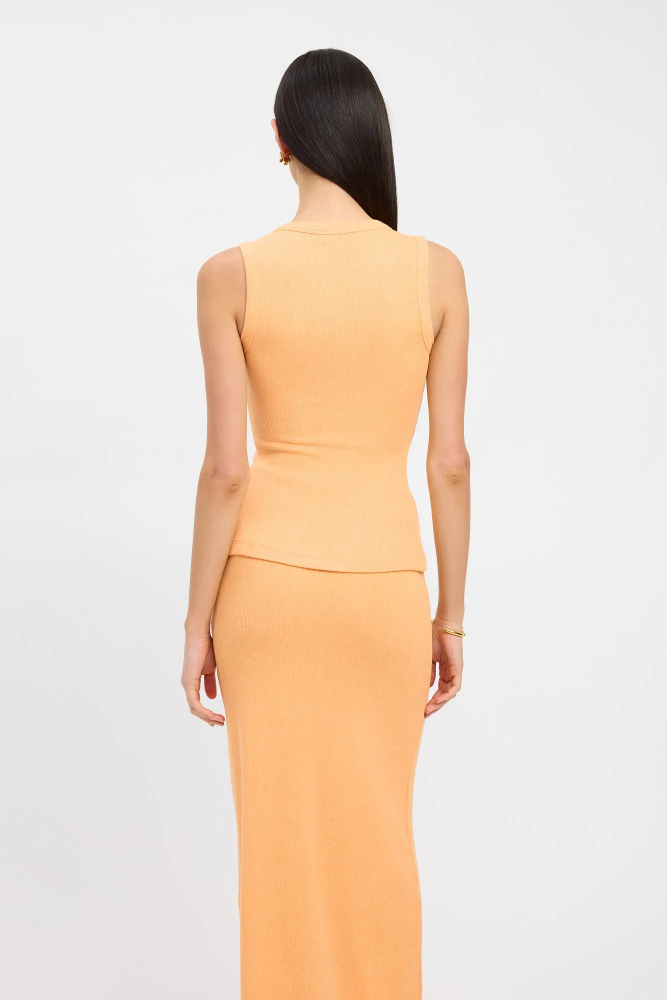 Bec Button Tank