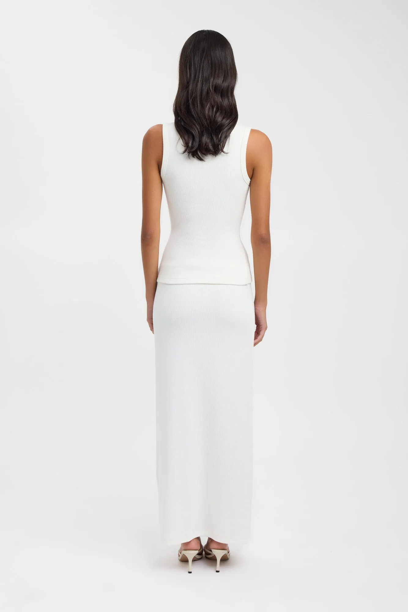 Bec Button Tank