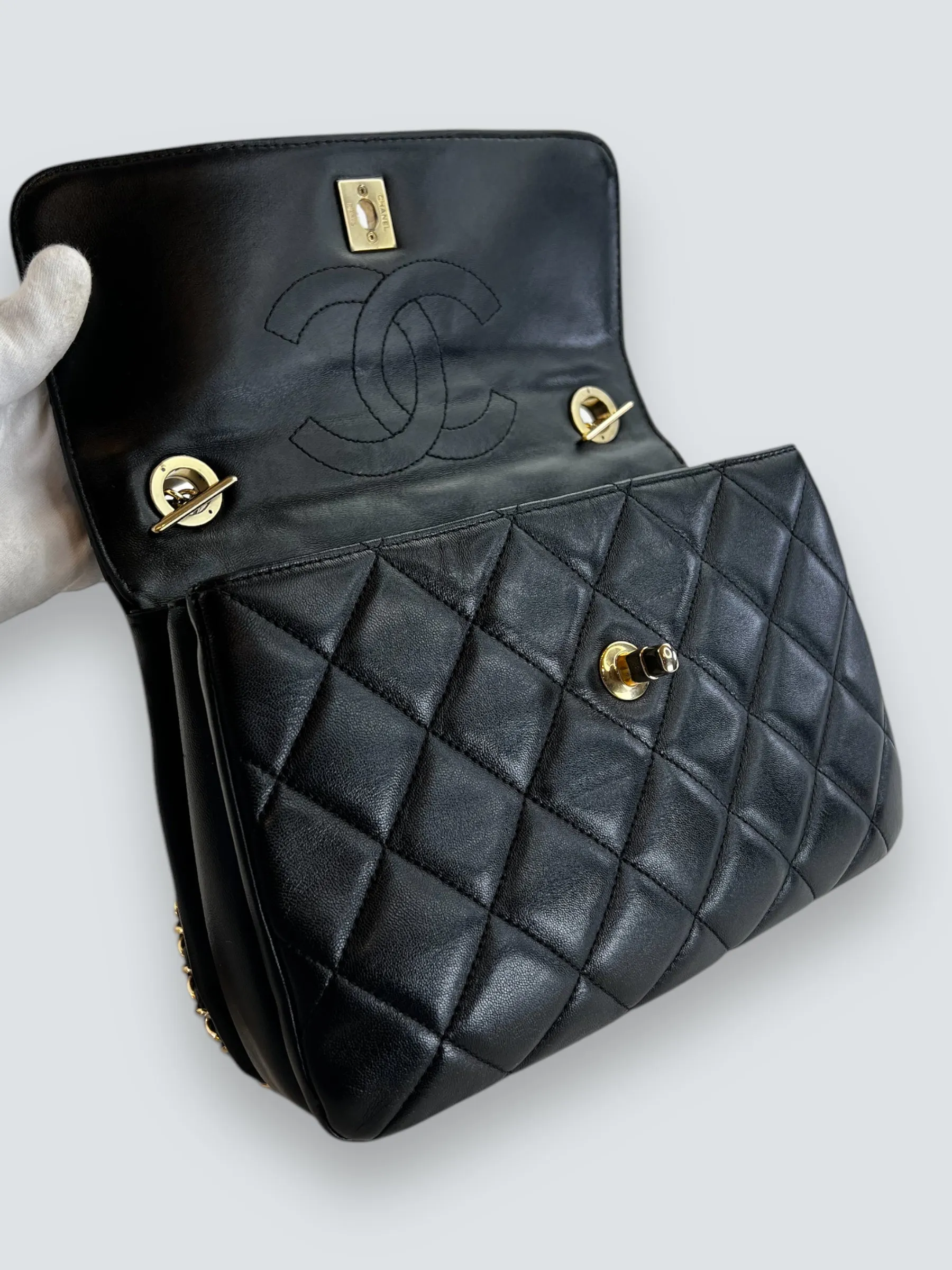 Chanel Black Lambskin Leather Top Handle Trendy Shoulder Bag