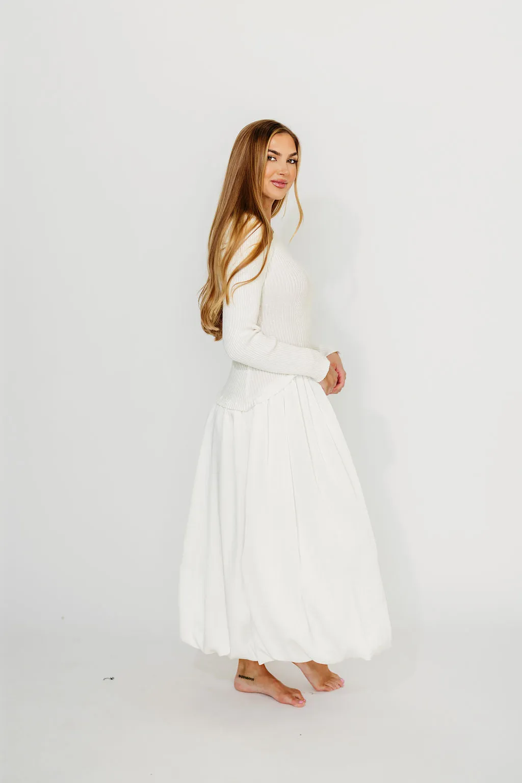 Kerriann Sweater Poplin Mix Maxi Dress in Off-White
