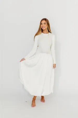 Kerriann Sweater Poplin Mix Maxi Dress in Off-White