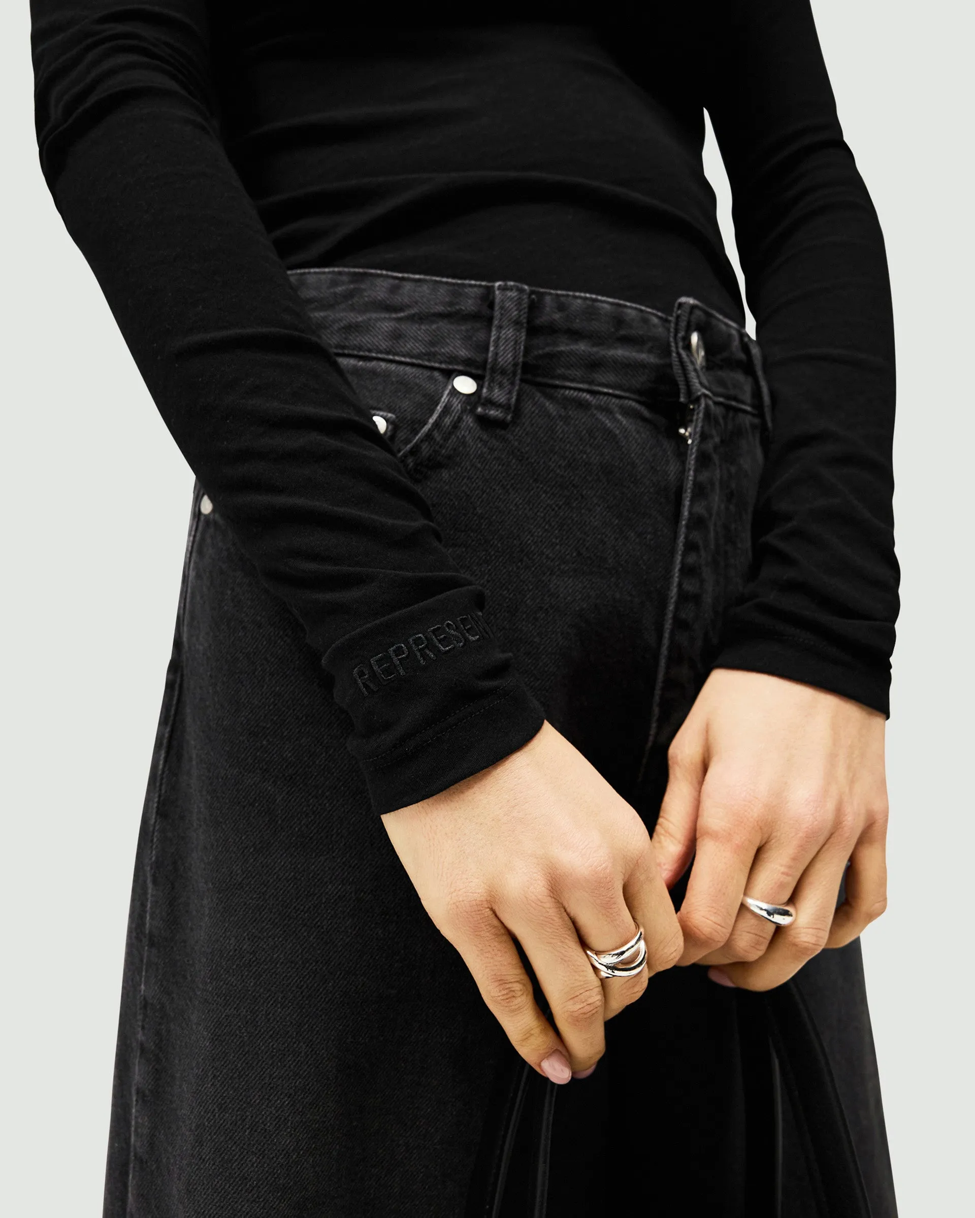 Trigger Long Sleeve - Black